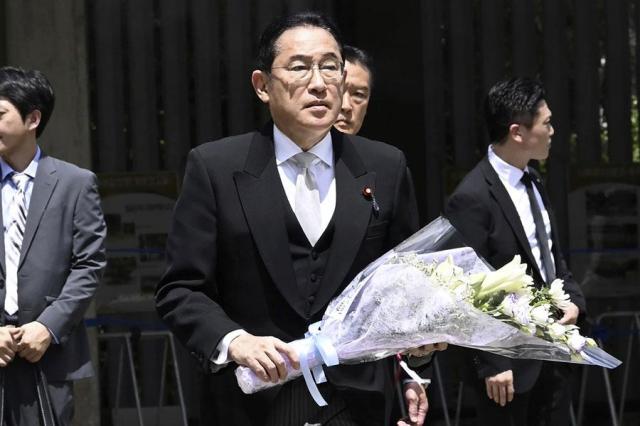 Japans Prime Minister Fumio Kishida visits the Chidorigafuchi National Cemetery as the country marks the 79th anniversary of its defeat in the World War II in Tokyo on Aug 15 2024 AP-Yonhap