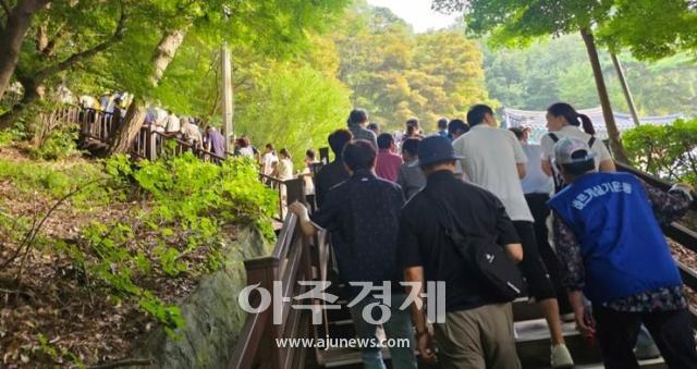 15일 서산시문화회관과 부춘산 일원에서 진행된 제30회 서산시민 한마음 걷기대회 모습 사진서산시