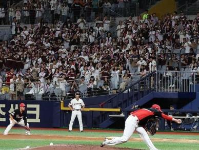 역대급 폭염에 더 뜨거워진 야구 인기…KBO 역대 한 시즌 최다 관중 기록