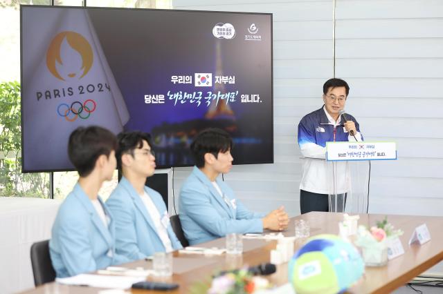 20일 오전 도담소에서 열린 2024 제33회 파리올림픽 경기도 선수단 환영식에서 김동연 경기도지사가 인사말을 하고 있다 사진경기도