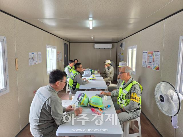 쌍용CE 동해공장이 근로자들의 안전을 위해 근로자 무더위 쉼터를 확대 운영하고 있다사진쌍용CE 동해공장