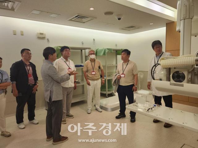 양자과학기술연구개발기구에서 고정형 치료실 치료용 겐트리 시설 견학2024 8 20사진삼척시