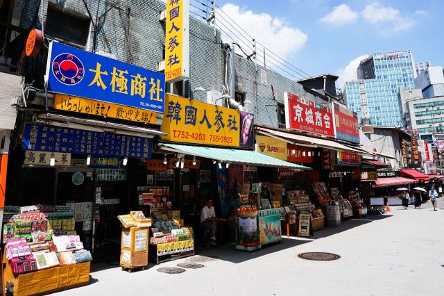 A shop selling Korean specialties to foreign tourists in Namdaemun Market central Seoul Aug 19 2024 AJU PRESS Park Jong-hyeok