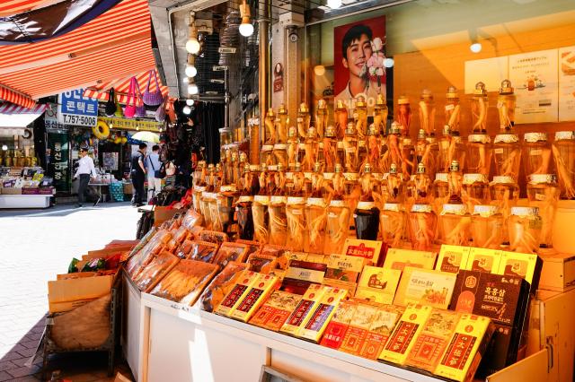 A shop selling Korean specialties to foreign tourists in Namdaemun Market central Seoul Aug 19 2024 AJU PRESS Park Jong-hyeok