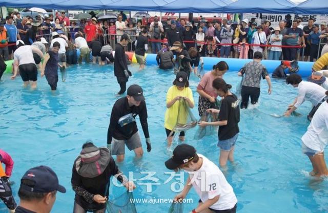 지난해 열린 삼길포우럭축제 모습 사진서산시