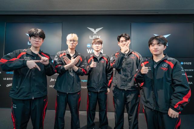 24일 2024 LCK 서머 플레이오프 1라운드에서 맞붙는 T1위과 KT 롤스터사진LCK