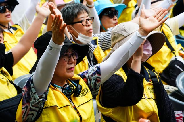 Protesters perform a demonstration against the split-sale of Homeplus outside MBK Partners headquarters in Jongno Seoul Aug 22 2024 AJU PRESS Park Jong-hyeok