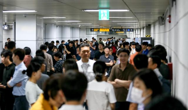 Citizens evacuated to the shelter at Seoul City Hall Station during a civil defense training on Aug 22 2024 AJU PRESS Kim Dong-woo