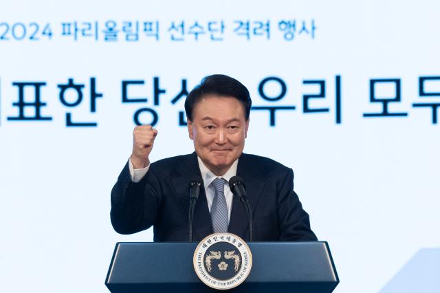 윤석열 대통령이 22일 서울 중구 신라호텔에서 열린 2024 파리올림픽 선수단 격려 행사에서 격려 발언을 하며 선수들을 응원하고 있다 2024822  대통령실 제공 재판매 및 DB 금지