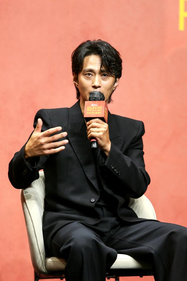 Actor Kim Sung-kyu answers questions at the press conference for Pachinko 2 held in Gangnam-gu Seoul on Aug 23 2024 AJU PRESS Kim Dong-woo