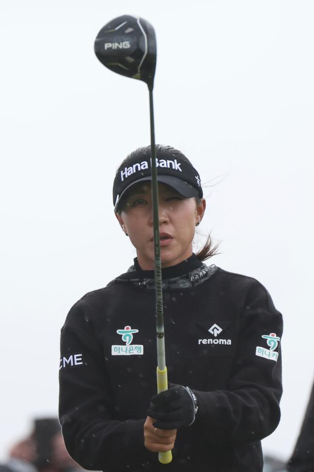 Lydia Ko prepares to play her tee shot on the 17th hole during the final round of the Womens British Open golf championship in St Andrews Scotland on Aug 25 AP-Yonhap