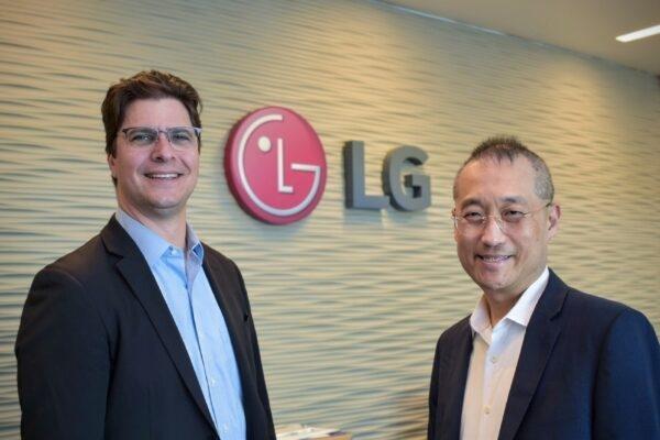 이석우 LG NOVA 센터장오른쪽과 데런 세이보 프라임포커스 헬스 CEO 사진LG전자