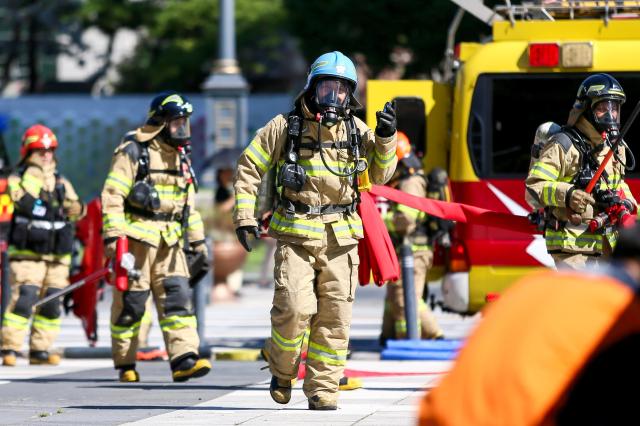 Firefighters respond to a joint electric vehicle fire response drill in Seongdong-gu Seoul on Aug 28 2024 AJP Kim Dong-woo