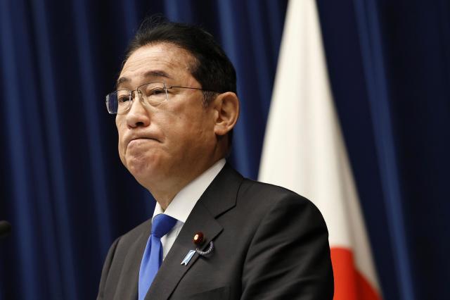 This photo shows Japans Prime Minister Fumio Kishida speaking during a press conference at his office in Tokyo to announce his wills to give up on the upcoming party leadership vote Aug 14 2024 Japan PoolKyodo News via AP - Yonhap