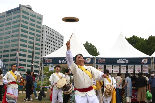 Performers play pungmulnori traditional Korean music performed by farmers at the 2024 Seoul Market in Seoul Plaza on Sep 2 2024 AJP Han Jun-gu