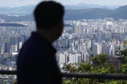 한푼 안 쓰고 모아도...연봉 8000만원 가구, 서울 아파트 사려면 11년 걸린다