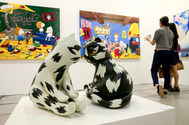 Visitors view artworks at the international art fair Kiaf SEOUL held at COEX in Seoul on Sep 5 2024