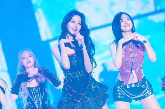 K-pop girl band IVE holds concerts at Tokyo Dome