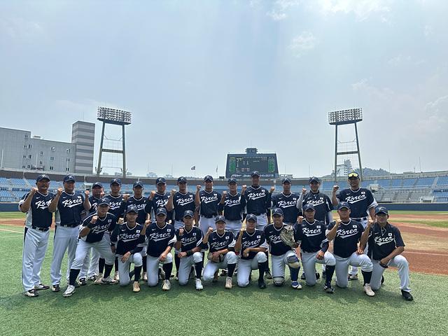 제13회 아시아청소년야구선수권대회 U-18 선수단이 부산 국내 강화훈련 도중 단체사진을 찍고 있다 사진대한야구소프트볼협회