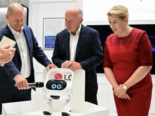 Samsung, LG unveil AI home appliance ambitions at IFA