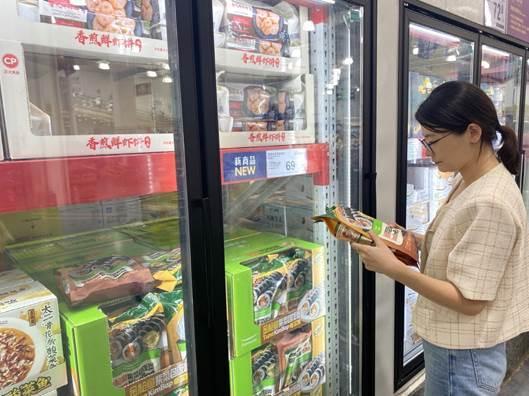 This photo shows a customer browsing Pulmuone products in a Sams Club store in China date unknown Courtesy of Pulmuone 