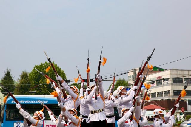 Honor guards perform a demonstration during the commemoration of the 74th anniversary of the Incheon Landing Operation in Incheon Sept 11 2024 AJP Han Jun-gu