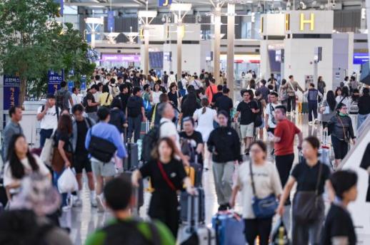 [포토] 추석 연휴 앞두고 붐비는 인천국제공항 출국장