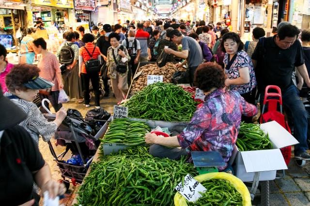 Shoppers browse goods at Kyungdong Market in Dongdaemun-gu Seoul on Sept 13 2024 AJP Kim Dong-woo