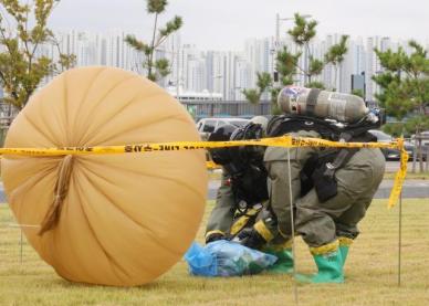 합참 "北 쓰레기 풍선 낙하 후 수거, 국민 안전 최우선으로 판단"