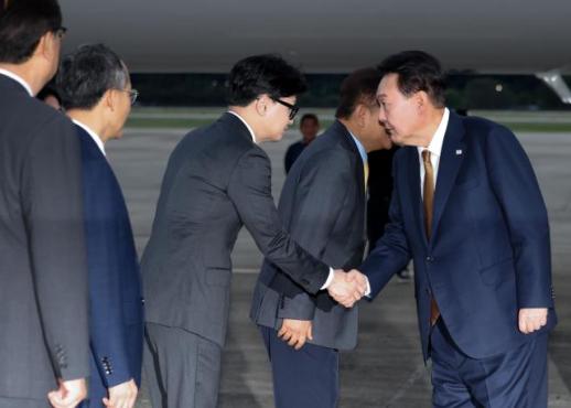 [이마 정치9단] 꼬일대로 꼬인 尹·韓 갈등...용산 만찬에 쏠리는 눈