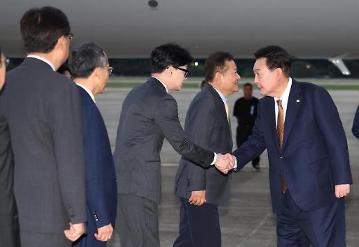 尹锡悦同国民力量党领导班子举行晚餐会