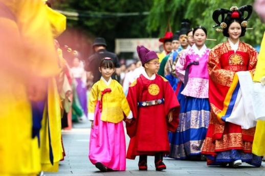 VISUALS: Insa Traditional Culture Festival opens in Seoul