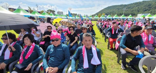 지난 26일 고흥만 수변 노을공원에서 제11회 전남 임업인 한마음대회가 성황리에 개최됐다 사진박기현 기자