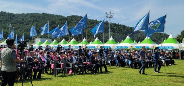 지난 26일 고흥만 수변 노을공원에서 제11회 전남 임업인 한마음대회가 성황리에 개최됐다 사진박기현 기자
 