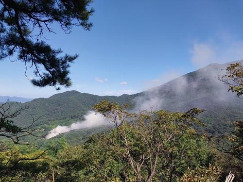 무등산에 위치한 증심사 공양전에서 화재가 발생했다 사진연합뉴스·독자제공