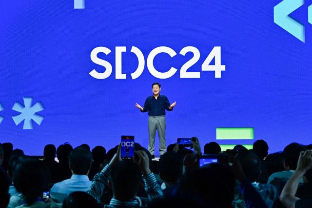 Samsung Electronics Vice Chairman and CEO Jong-Hee Han delivers a keynote speech at the Samsung Developer Conference 2024 held on October 3 at the San Jose McEnery Convention Center in California Courtesy of Samsung Electronics