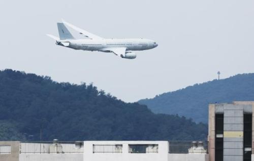  레바논 체류 국민 등 97명 서울공항 도착