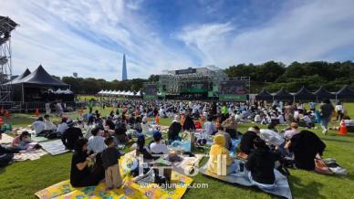 [포토] 따사로운 햇살 아래서 즐기는 2024 아트 포레스트 페스티벌