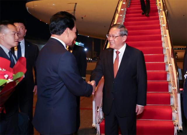 Chinese Premier Li Qiang lands at Wattay International Airport in Vientiane Laos on October 9 2024 Xinhua-Yonhap