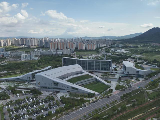 충남도청사 전경사진충남도