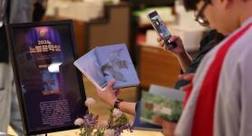 "Cơn sốt" Han Kang lan rộng…Độc giả nước ngoài ráo riết "săn lùng" các tác phẩm của nữ nhà văn