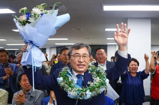  Progressive candidate wins by-election for Seoul superintendent