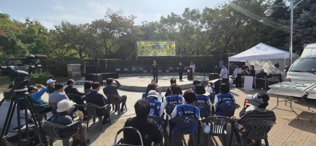 조대정 고흥 부군수가 17일 서울시 노원구 중계근린공원에서 열린 농수특산물 직거래장터에서 인사말을 하고있다 사진고흥군