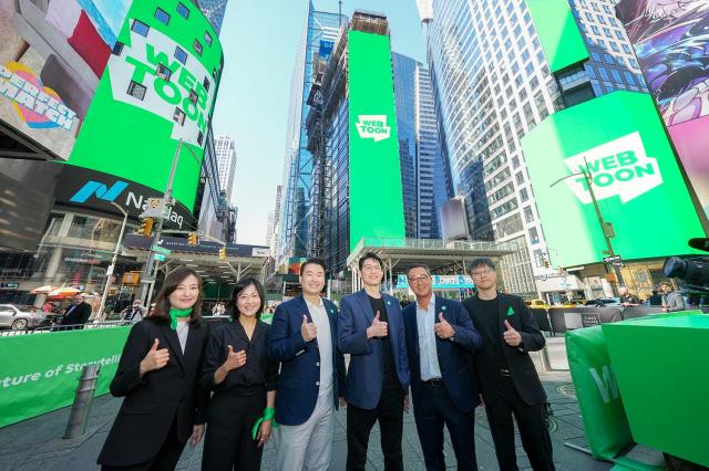 웹툰 엔터테인먼트 이사진
왼쪽부터 김효정 CPO 손혜은 CDO 김용수 CSO 김준구 CEO 겸 창업자 데이비드 COOCFO 박찬규 CTO 사진네이버웹툰