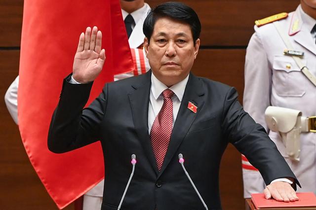 Vietnams Luong Cuong takes his oath as Vietnams President at the National Assembly in Hanoi on Oct 21 2024 AFP-Yonhap