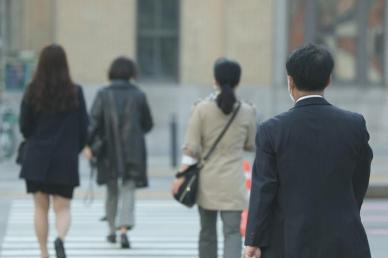 비정규직 월급 200만원 넘었지만…정규직과 임금격차 또 역대 최대