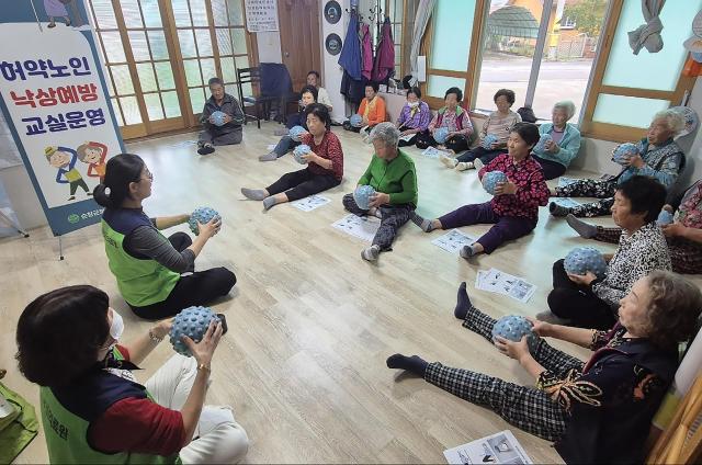 순창군이 연말까지 22개 경로당을 대상으로 ‘찾아가는 후천적 장애예방 교육’을 실시한다사진순창군