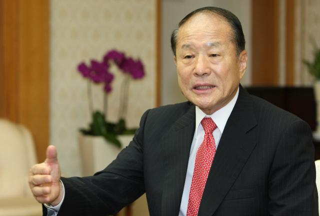 Ex-president Lee Myung-baks elder brother dies at 89