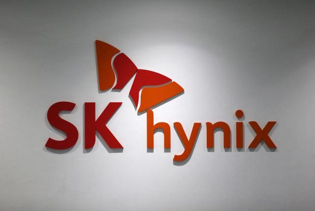 SK hynix logo Yonhap