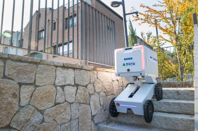 This photo shows Hyundai ECs autonomous robot climbing stairs in Goyang west of Seoul Courtesy of Hyundai EC